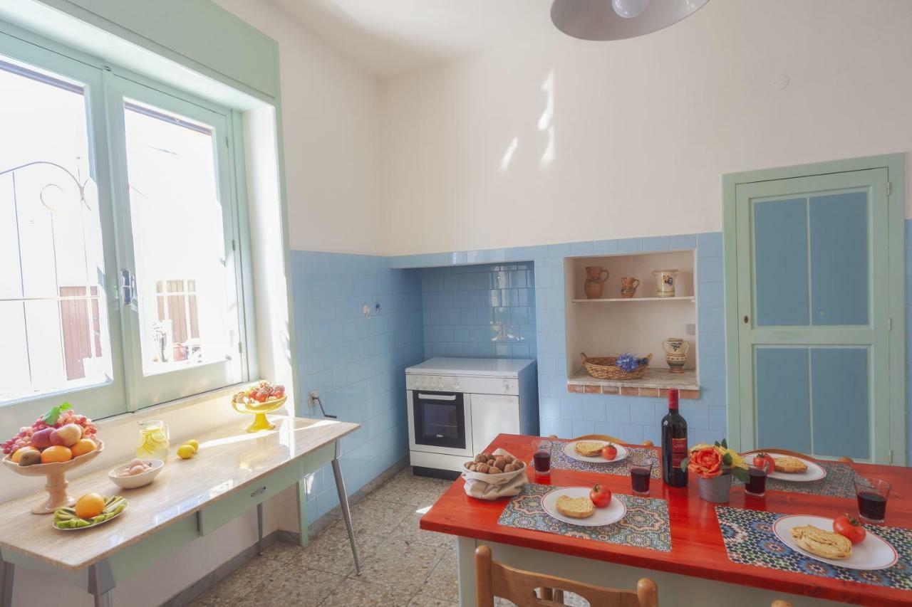 הוילה מרינה די מנקוורסה Casa Mamma Rita - Family House מראה חיצוני תמונה
